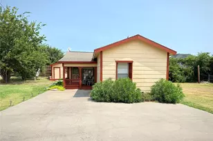 111 Ivy Ln, Roanoke, TX 76262 - Photo 2