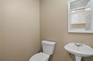 3715 Dahlia Dr, Grand Prairie, TX 75052 - Photo 10