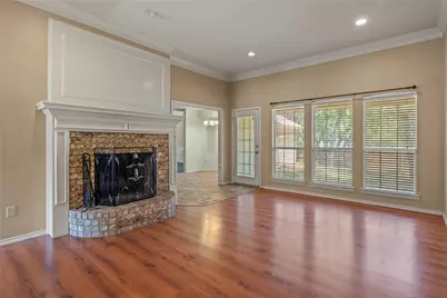 3715 Dahlia Drive, Grand Prairie, TX 75052 - Photo 4
