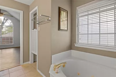 3715 Dahlia Drive, Grand Prairie, TX 75052 - Photo 14