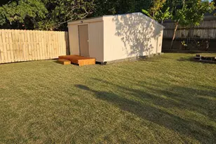 731 NW Wood St, Burleson, TX 76028 - Photo 24