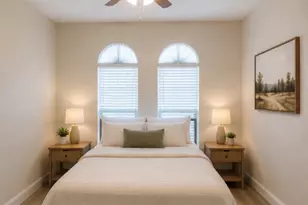 731 NW Wood St, Burleson, TX 76028 - Photo 14