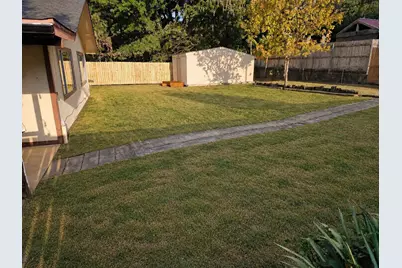 731 NW Wood Street, Burleson, TX 76028 - Photo 22