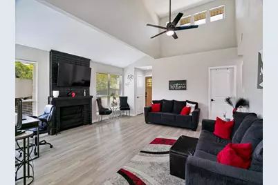 569 Hunters Glen Street, Lewisville, TX 75067 - Photo 2