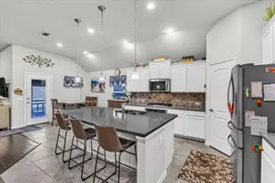 2700 Red Sage Rd, Lewisville, TX 75067 - Photo 2