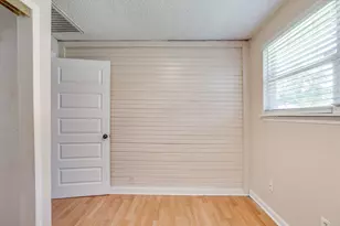 502 N Delaware St, Irving, TX 75061 - Photo 22