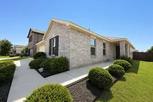 2605 Wesley Ave, Aubrey, TX 76227 - Photo 2
