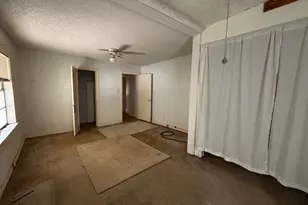 213 S Hampshire St, Saginaw, TX 76179 - Photo 6
