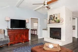 2413 Meadow Ct, Bedford, TX 76021 - Photo 10