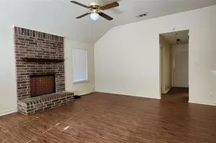 2204 Turf Club Dr, Arlington, TX 76017 - Photo 4