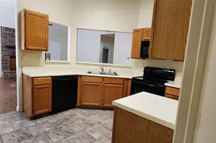 2204 Turf Club Dr, Arlington, TX 76017 - Photo 6