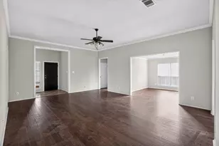 900 Mistflower Ave, Burleson, TX 76028 - Photo 4