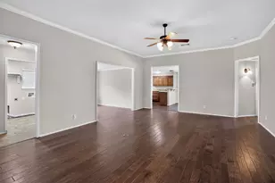 900 Mistflower Ave, Burleson, TX 76028 - Photo 6