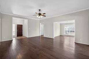 900 Mistflower Ave, Burleson, TX 76028 - Photo 8