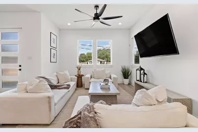 2502 Elsie Faye Heggins Street, Dallas, TX 75215 - Photo 4