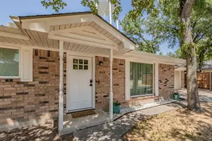 909 Shady Oaks, Bridgeport, TX 76426 - Photo 2