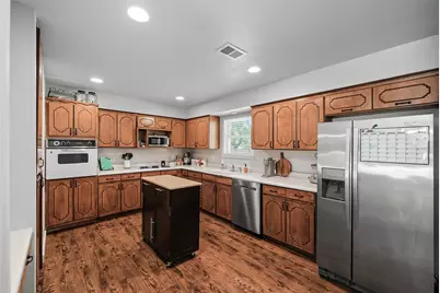 909 Shady Oaks, Bridgeport, TX 76426 - Photo 12