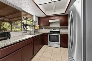 1825 Avenue B, Grand Prairie, TX 75051 - Photo 6