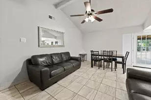 1825 Avenue B, Grand Prairie, TX 75051 - Photo 4