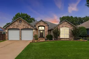 2313 Whitman Ln, Flower Mound, TX 75028 - Photo 4