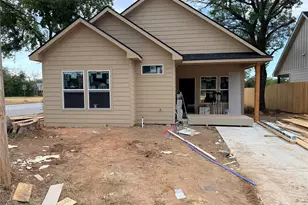 201 W Cherry St, Nocona, TX 76255 - Photo 1