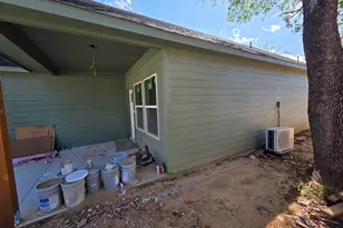 201 W Cherry St, Nocona, TX 76255 - Photo 4