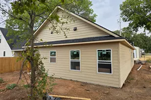201 W Cherry St, Nocona, TX 76255 - Photo 4