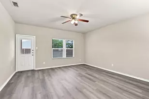 612 River Rock Dr, Azle, TX 76020 - Photo 8