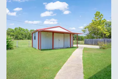 108 W Cunningham Street, Bonham, TX 75418 - Photo 26