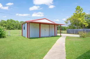108 W Cunningham St, Bonham, TX 75418 - Photo 26
