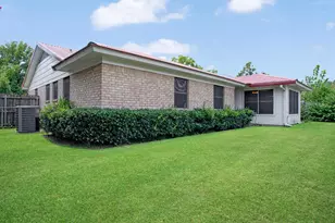 108 W Cunningham St, Bonham, TX 75418 - Photo 24