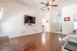 4427 Hunters Glen Ct, Granbury, TX 76048 - Photo 8