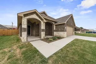 109 N Henrietta St, Ferris, TX 75125 - Photo 2