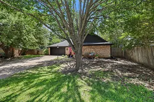 2304 Dove Meadow Ct, Grapevine, TX 76051 - Photo 2