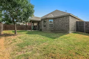 1916 Gayla Creek Dr, Little Elm, TX 75068 - Photo 32