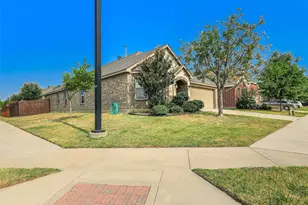 1916 Gayla Creek Dr, Little Elm, TX 75068 - Photo 2