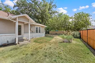 607 N Church St, Pilot Point, TX 76258 - Photo 22