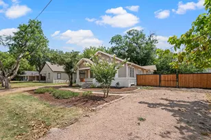 607 N Church St, Pilot Point, TX 76258 - Photo 2