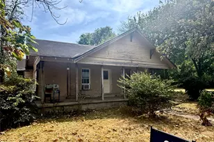 1201 Market St W, Honey Grove, TX 75446 - Photo 16