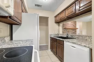 2103 Friendly Dr, Arlington, TX 76011 - Photo 12