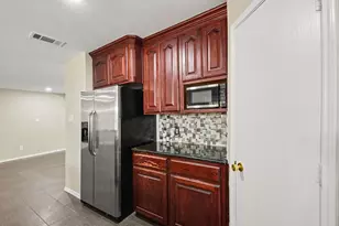 2016 Cardinal Ln, Lewisville, TX 75077 - Photo 4