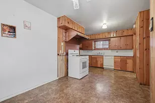 1932 Pilgrim Dr, Irving, TX 75061 - Photo 4