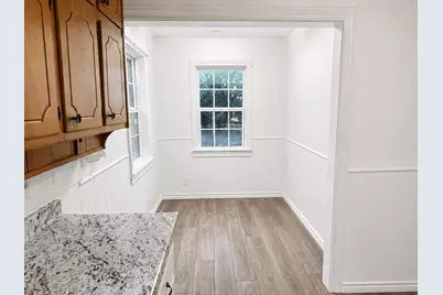 1100 W Waggoman Street, Fort Worth, TX 76110 - Photo 16