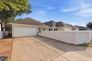 9517 Waterman Dr, Providence Village, TX 76227 - Photo 2