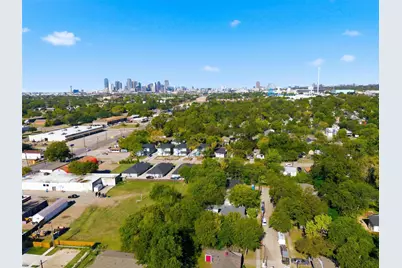 2715 Springdale Street, Dallas, TX 75210 - Photo 2