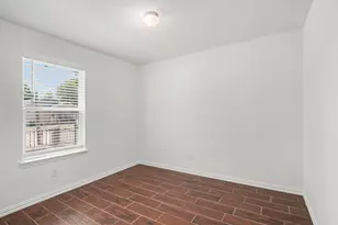 1255 E Davis Ave, Fort Worth, TX 76104 - Photo 6