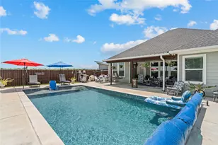225 Swan Lake, Waco, TX 76708 - Photo 2