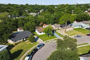 2818 Lowell Dr, Irving, TX 75062 - Photo 32