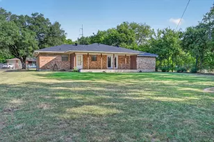 312 E Miller St, Burleson, TX 76028 - Photo 34