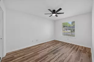 312 E Miller St, Burleson, TX 76028 - Photo 30